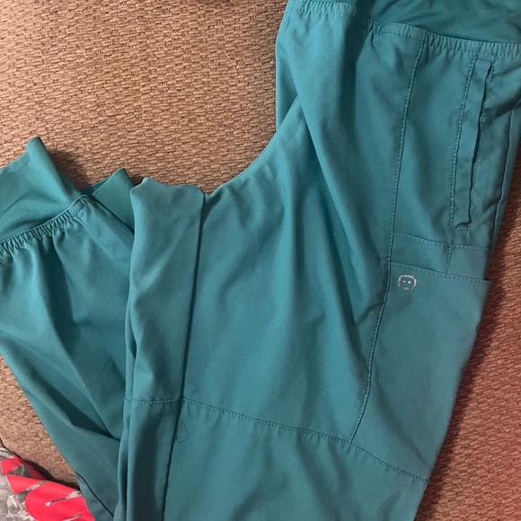 HUNTER GREEN - Jogger Scrubs - Picture 1 of 1